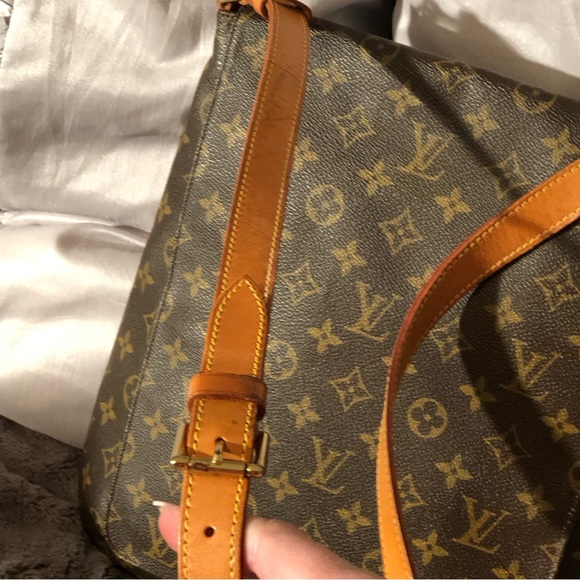Louis Vuitton Monogram Musette Salsa GM - Picture 2 of 11